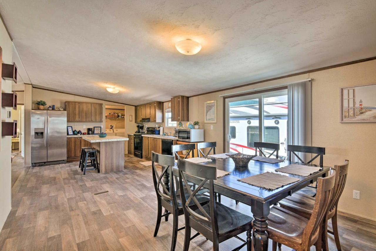 Quaint Port Oconnor Home - 3 Mi To Beach! Port O'Connor Bagian luar foto