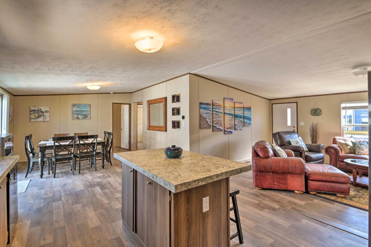 Quaint Port Oconnor Home - 3 Mi To Beach! Port O'Connor Bagian luar foto