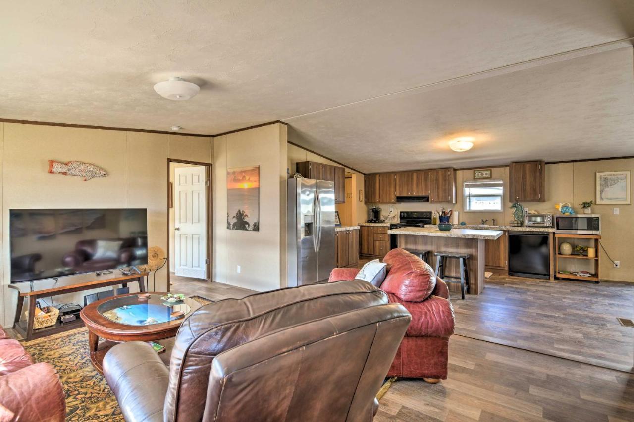 Quaint Port Oconnor Home - 3 Mi To Beach! Port O'Connor Bagian luar foto